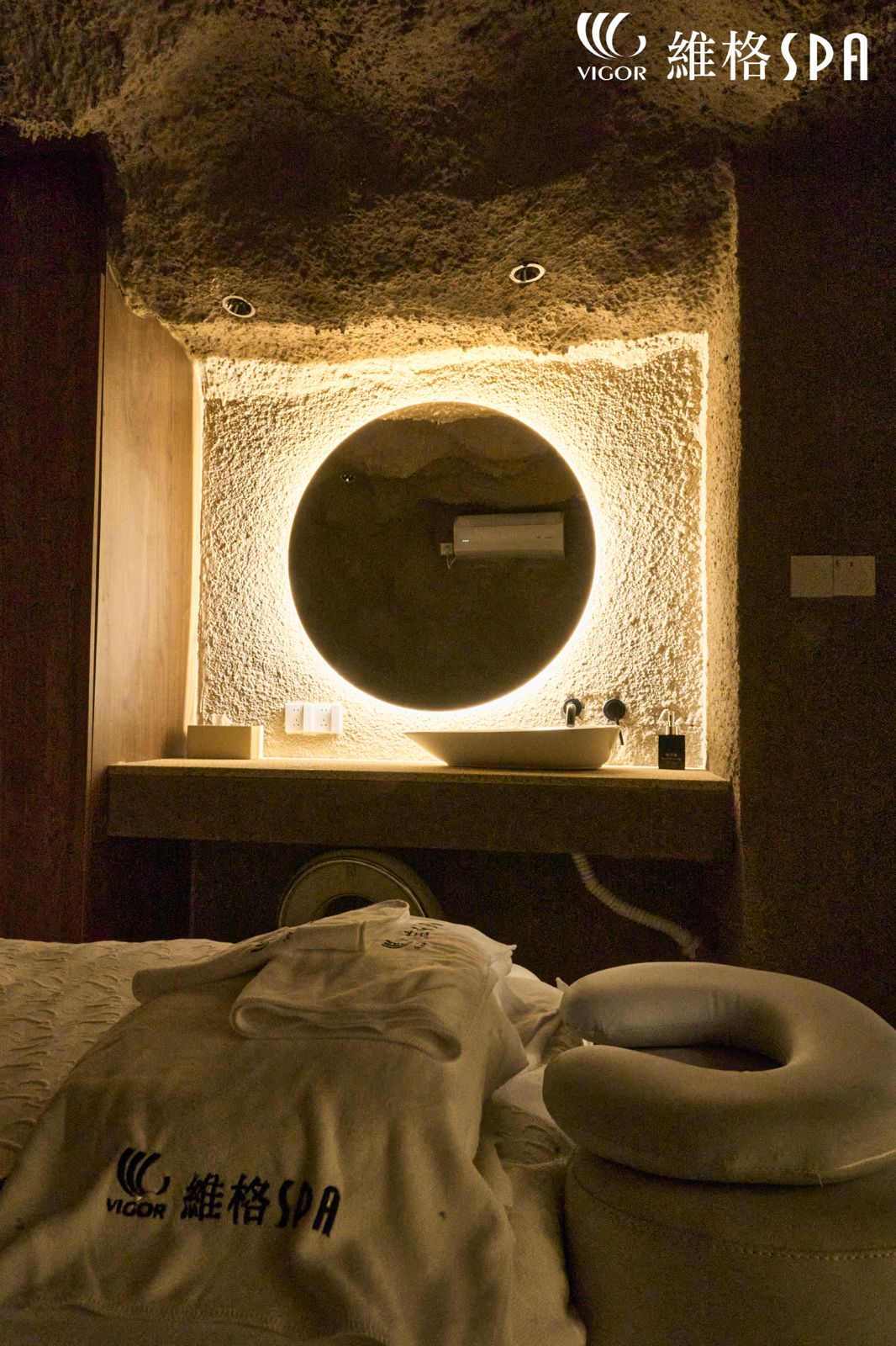 Cave SPA architectural detail