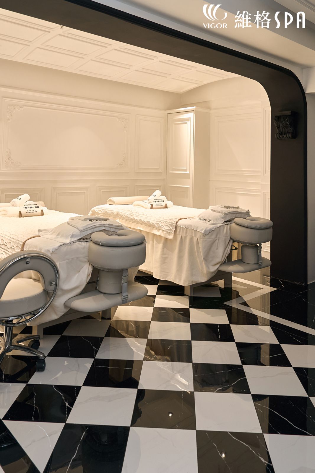 Parisian-style classic SPA interior with decorative panels